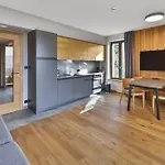 Palace 4*