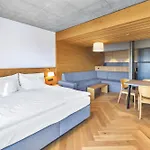 Palace 4*